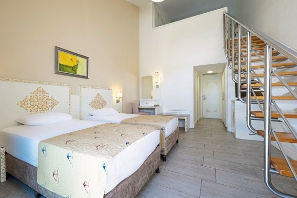 Crystal Admiral Aqua Collection - Wohnbeispiel Maisonette Landblick (Zimmercodierungen MB1 & MB2)