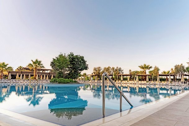 Seamelia Beach Resort & Spa