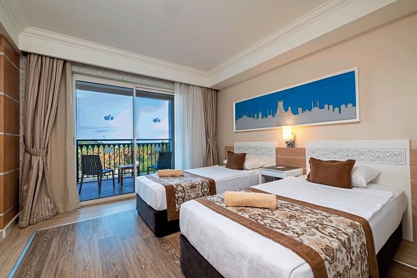 Crystal Sunset Luxury Resort & Spa - Wohnbeispiel Familienzimmer Landblick (Zimmercodierungen FBL & FB1)