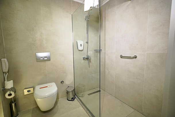 Orange Palace Hotel - Beispiel Bad Familienzimmer (Zimmercodierungen FB1 & FB2)