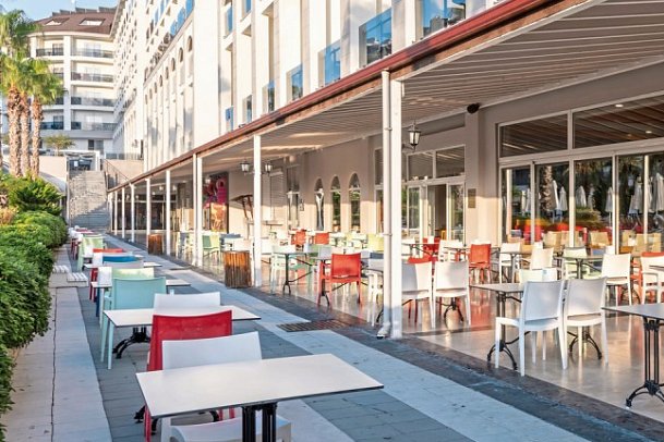 LRS Port River Hotel & Spa