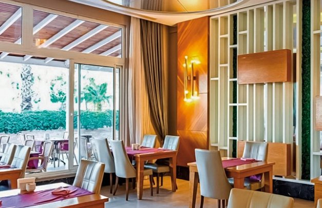 LRS Port River Hotel & Spa