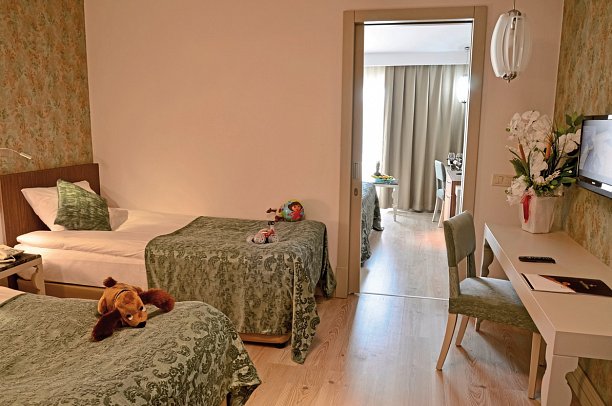 Port Side Resort Hotel - Wohnbeispiel Familienzimmer (Zimmercodierung FB1)