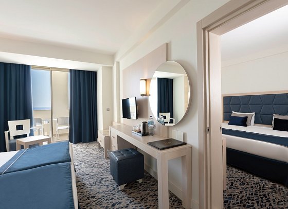Kamelya Fulya Hotel - Wohnbeispiel Familienzimmer Verbindungstür Meerblick (Zimmercodierung FB3/FB4)