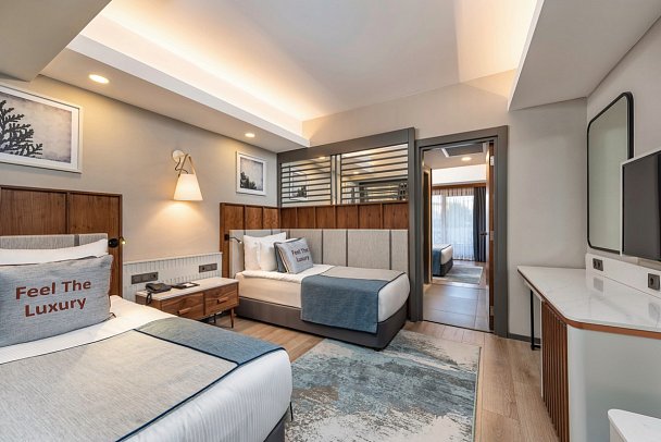 Seaden Quality Resort & Spa - Wohnbeispiel Familienzimmer seitl. Meerblick 50qm (Zimmercodierung FBN)