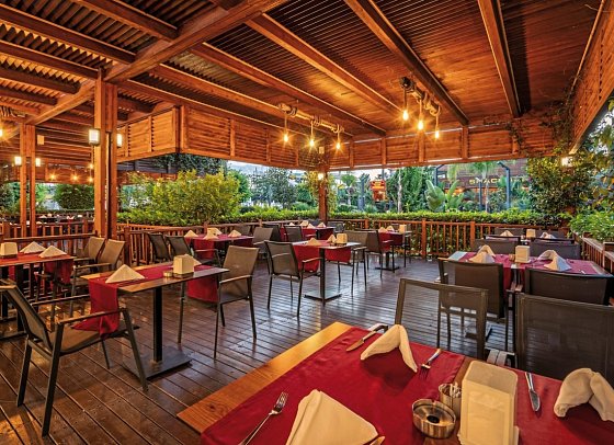 Arnor De Luxe Hotel & Spa
