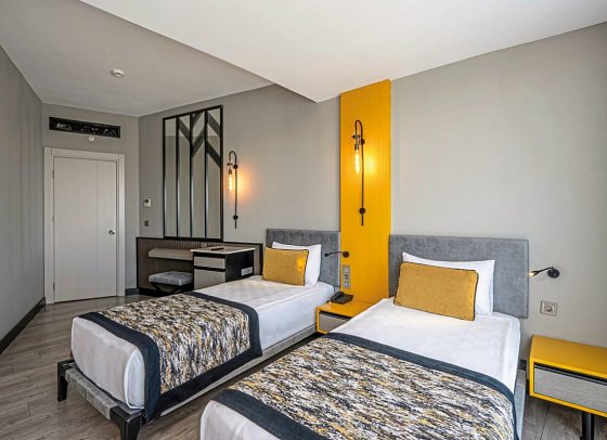 Arnor De Luxe Hotel & Spa - Wohnbeispiel Familienzimmer (Zimmercodierungen FB1 & FB2)