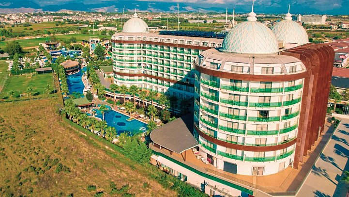 Dream World Aqua Hotel