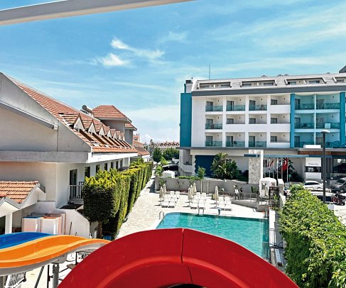 Side Story Resort & Spa Hotel