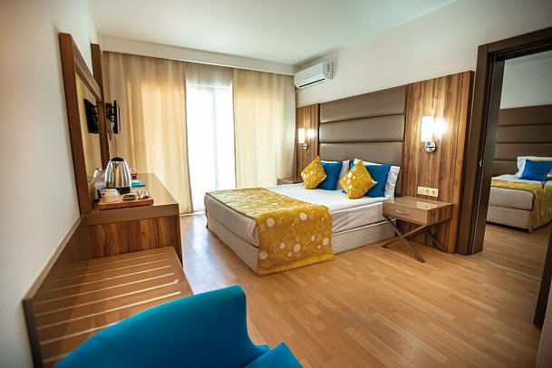 Serra Park Hotel - Wohnbeispiel Familienzimmer (Zimmercodierung FB1)