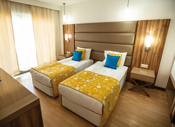 Serra Park Hotel - Wohnbeispiel Familienzimmer (Zimmercodierung FB1)
