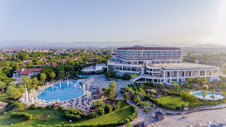 Starlight Resort Hotel