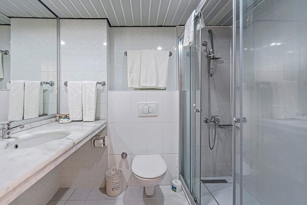 Süral Garden - Beispiel Bad Doppelzimmer (Zimmercodierungen DB1 & DC1)