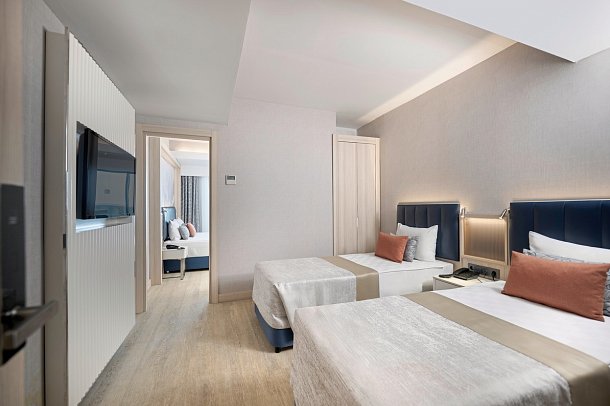 Lago Hotel - Wohnbeispiel Familienzimmer Deluxe (Zimmercodierungen FDL, FD1, FDM & FD2)