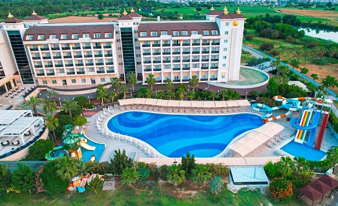 LRS Lake & River Side Hotel & Spa
