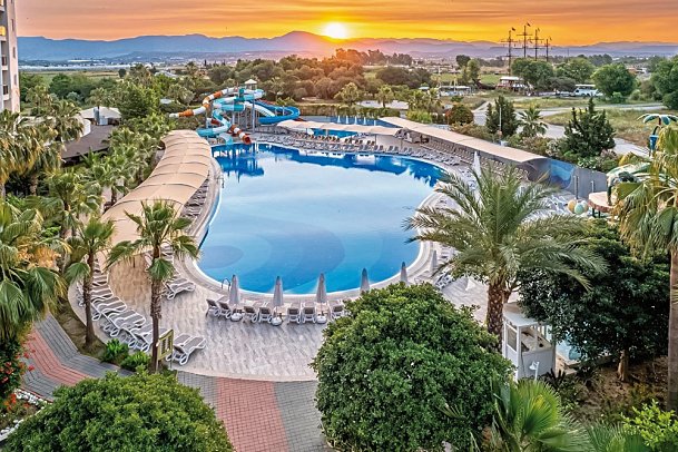 LRS Lake & River Side Hotel & Spa