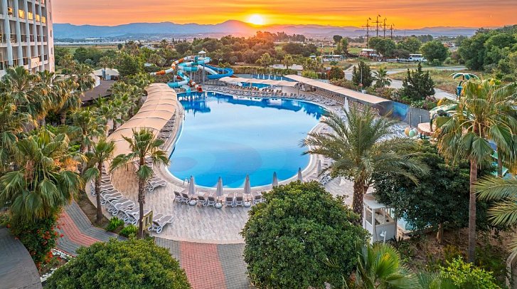LRS Lake & River Side Hotel & Spa