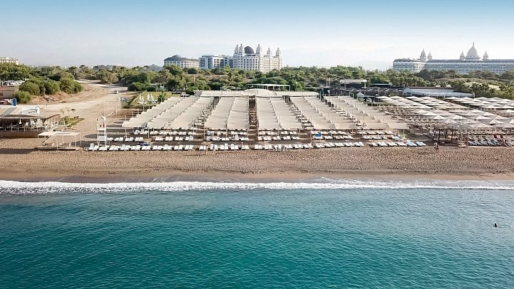 LRS Lake & River Side Hotel & Spa