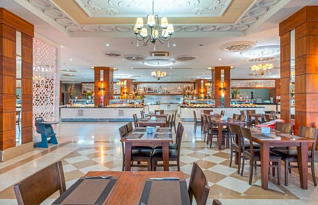 LRS Lake & River Side Hotel & Spa