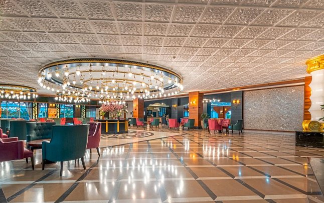 LRS Lake & River Side Hotel & Spa