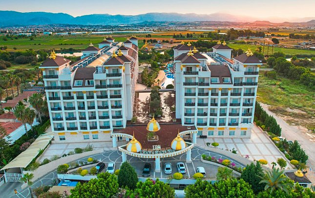 LRS Lake & River Side Hotel & Spa