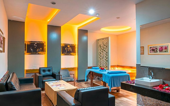 LRS Lake & River Side Hotel & Spa