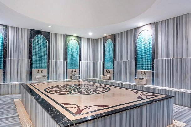 LRS Lake & River Side Hotel & Spa