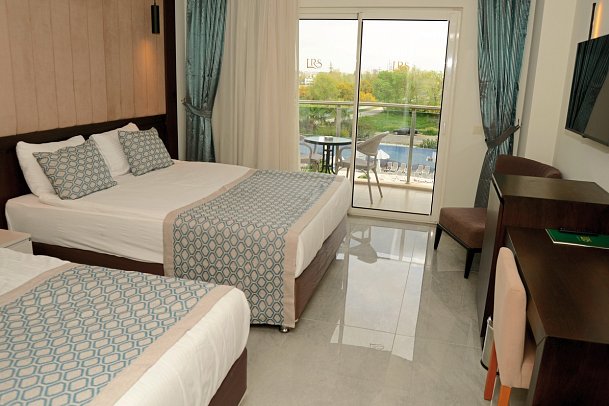 LRS Lake & River Side Hotel & Spa