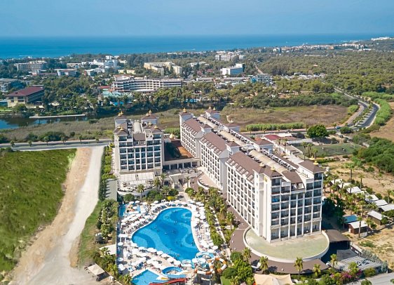 LRS Lake & River Side Hotel & Spa