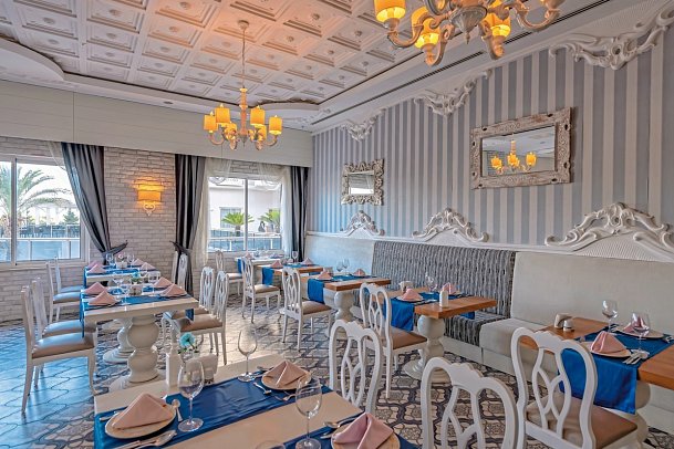 LRS Lake & River Side Hotel & Spa