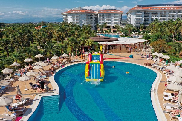 Seaden Sea World Resort & Spa