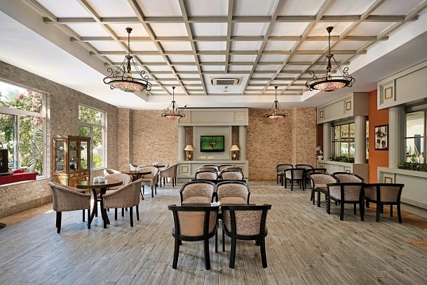 Seaden Sea World Resort & Spa