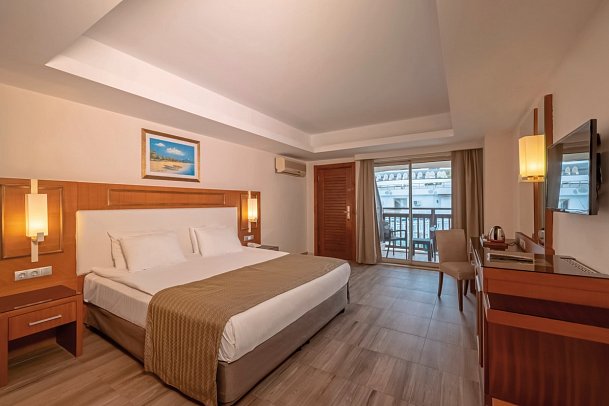 Crystal Prestige Pearl Collection - Wohnbeispiel Familienzimmer Poolblick (Zimmercodierung FBP)