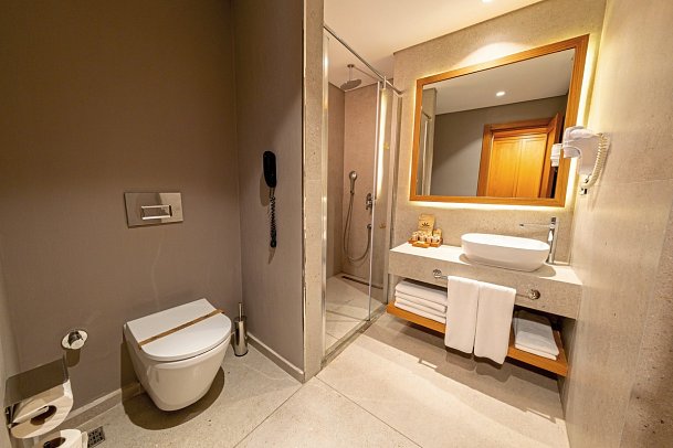 Siu Collection - Beispiel Bad Doppelzimmer Landblick (Zimmercodierungen DBL, FD2, FD3 & WI1)