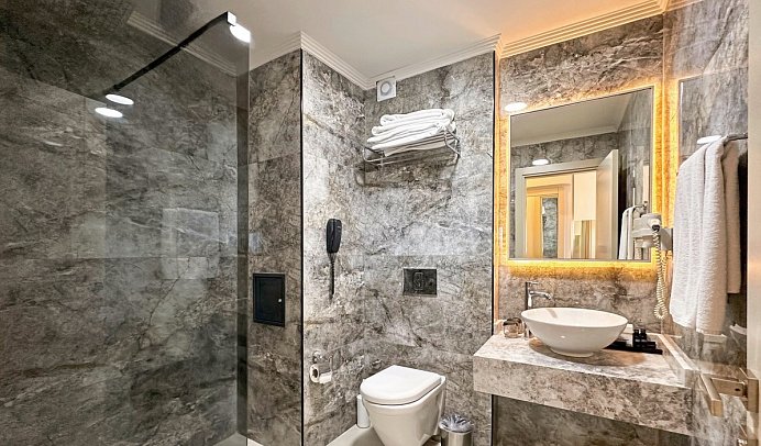 Grand Ring Hotel - Wohnbeispiel Familienzimmer (Zimmercodierung FB1)