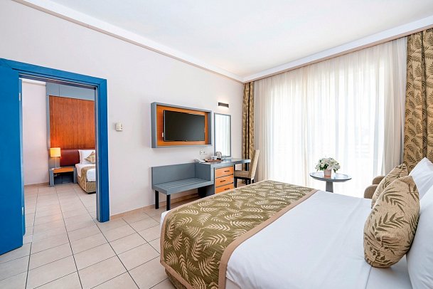 Labranda Alantur Resort - Wohnbeispiel Familienzimmer mit Verbindungstür (Zimmercodierung FV5)
