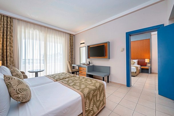 Labranda Alantur Resort - Wohnbeispiel Familienzimmer mit Verbindungstür (Zimmercodierung FV5)