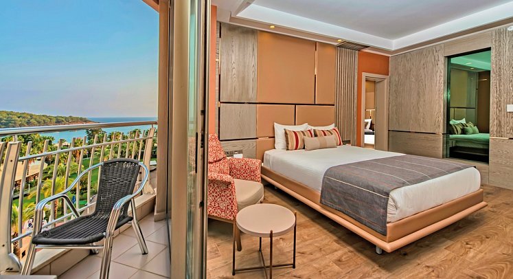 Arycanda Kirman Premium - Wohnbeispiel Doppelzimmer seitl. Meerblick (Zimmercodierungen DBN & DCN)