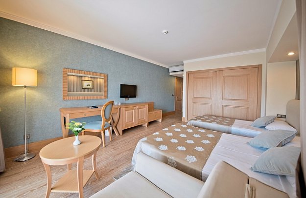 Gypsophila Holiday Village - Wohnbeispiel Familienzimmer mit Verbindungstür (Zimmercodierung FV1)