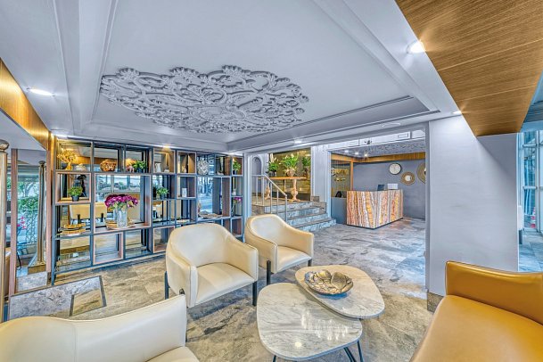 Numa Port Hotel