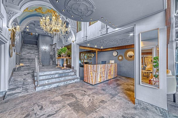Numa Port Hotel