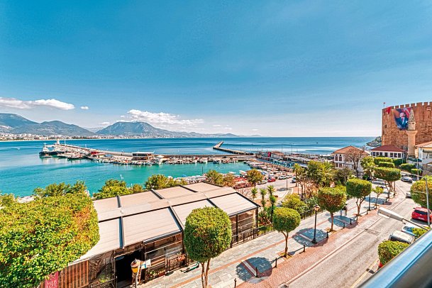 Numa Port Hotel