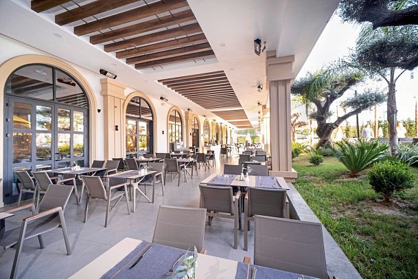 Serenity Queen Hotel