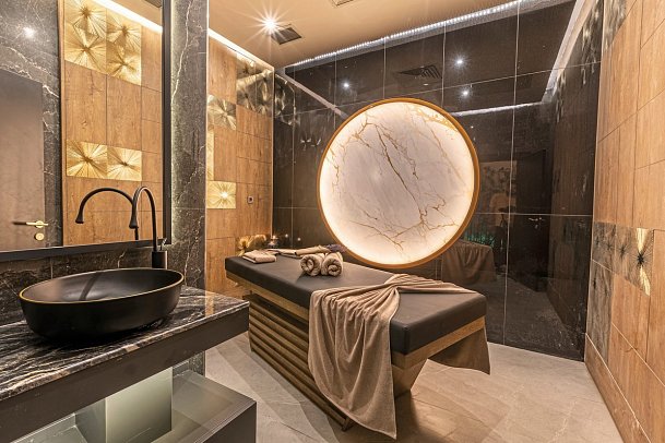 Serenity Queen Hotel