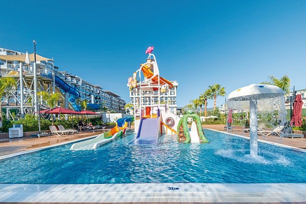 Serenity Queen Hotel