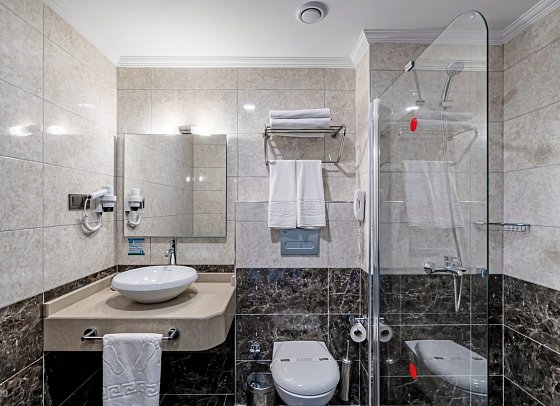 Club Dizalya - Beispiel Bad Doppelzimmer (Zimmercodierungen DB1 & DC1)