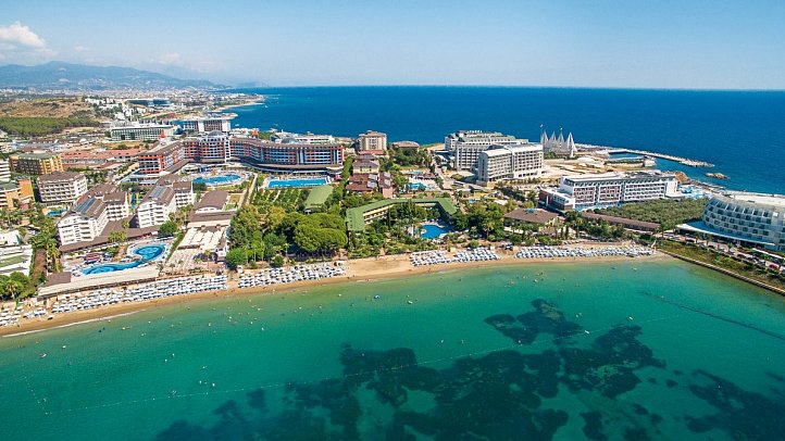 Lonicera World Hotel