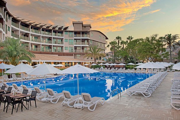 Quattro Family Club DEM Hotel