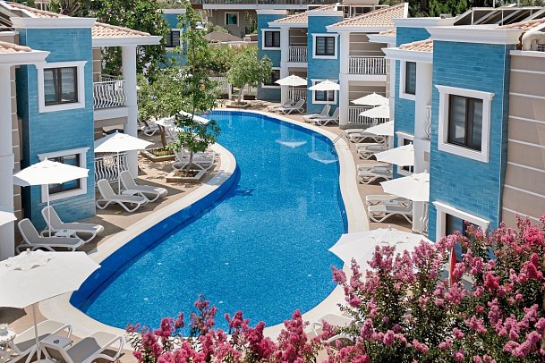 Quattro Family Club DEM Hotel - Lagunenpool