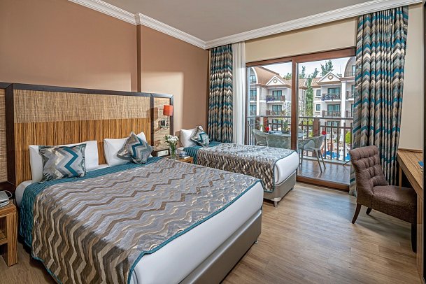 Quattro Family Club DEM Hotel - Wohnbeispiel Garten Familienzimmer Relax Poolseite (Zimmercodierungen FB3 & FB4)